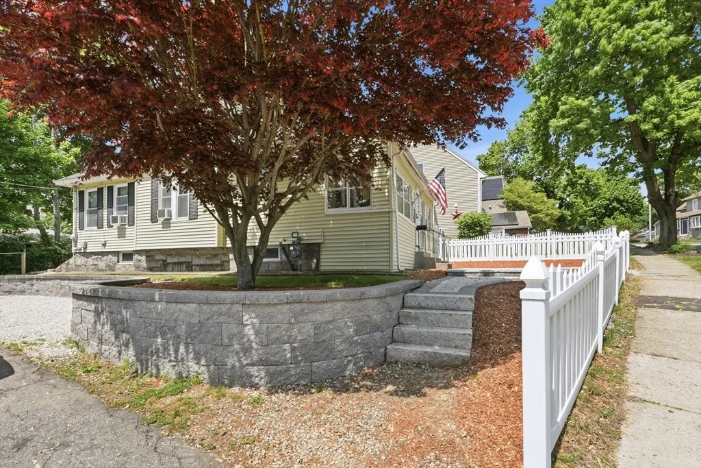 Photo of 20 Lamar Ave