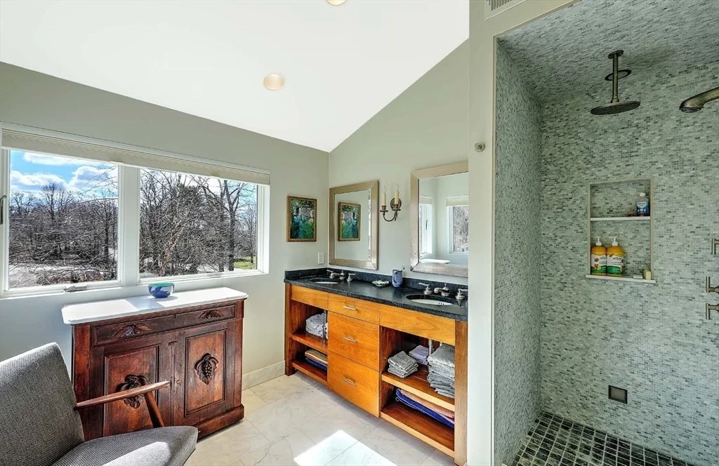 Photo of 263 Indian Point
