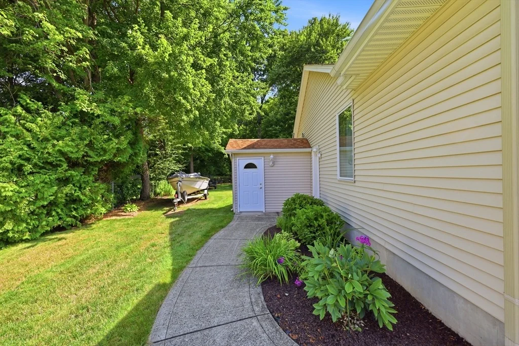 Photo of 142 Oak Knoll Cir