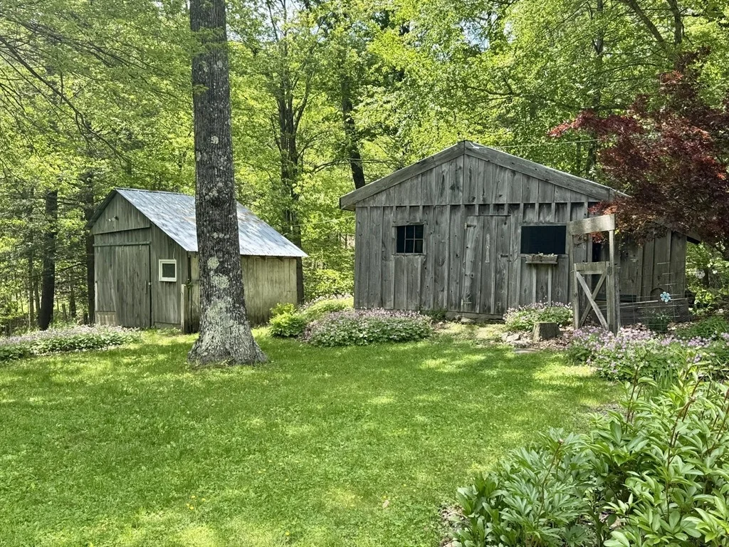 Photo of 1450 West Road