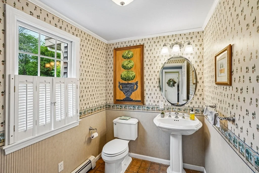 Photo of 2 Berkley Cir