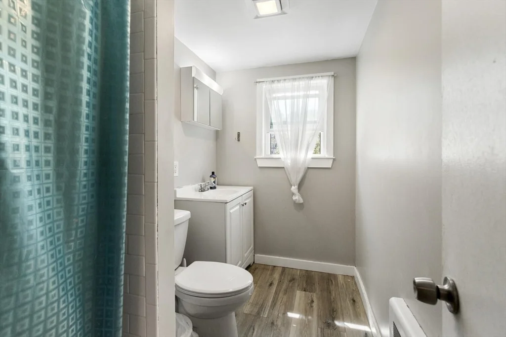 Photo of 152 Springvale Ave