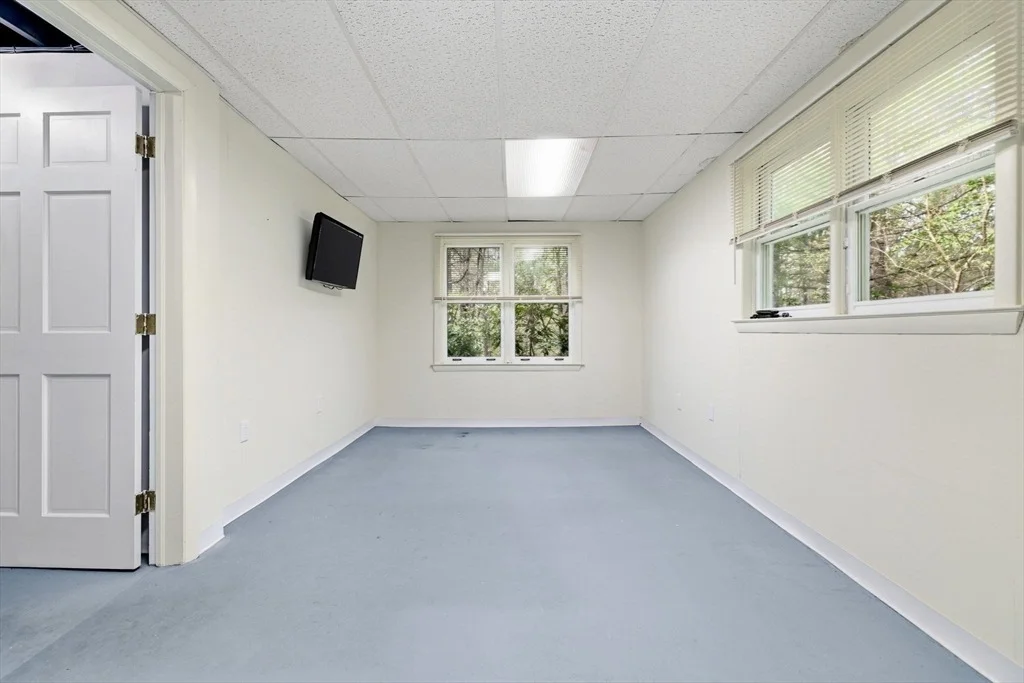 Photo of 25 Towpath Dr