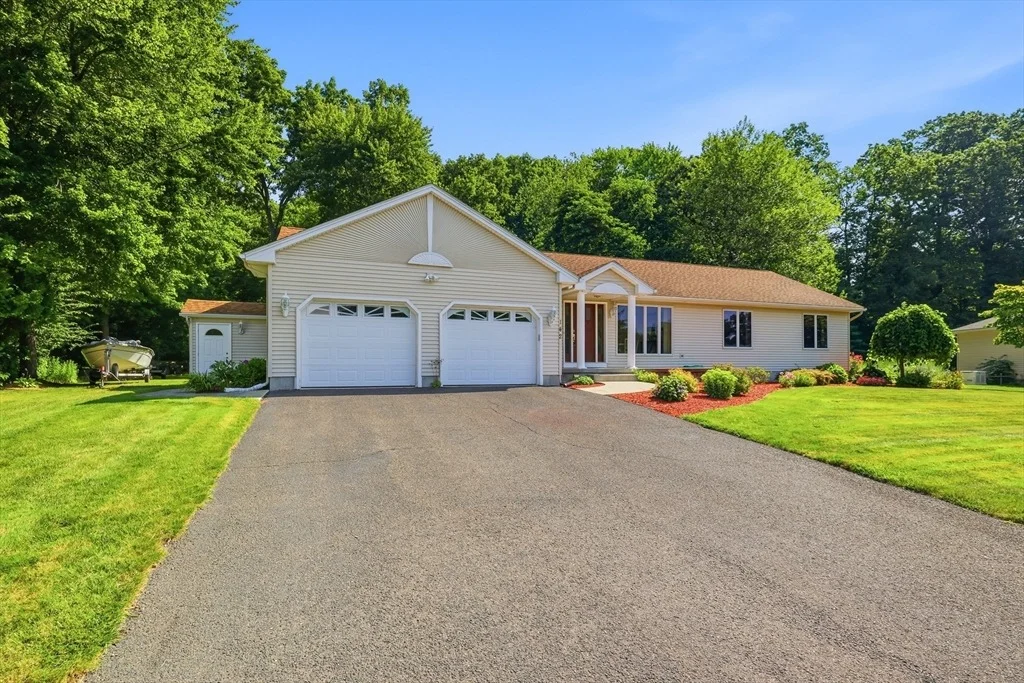 Photo of 142 Oak Knoll Cir