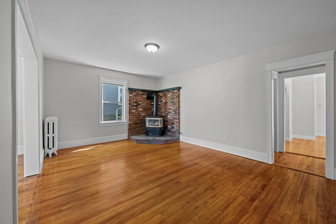 Photo of 33 Clearview Ave