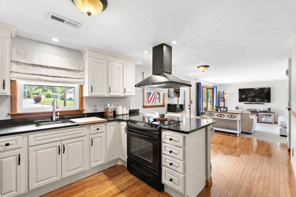 Photo of 37 Angelo St