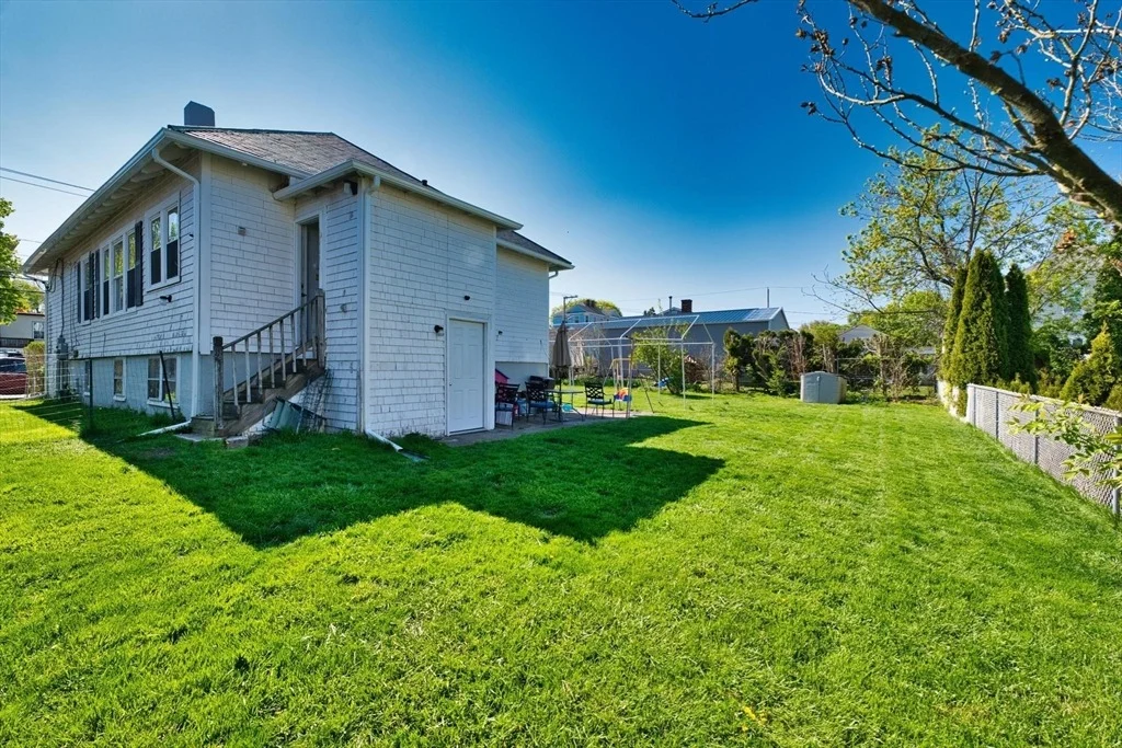 Photo of 627 King St