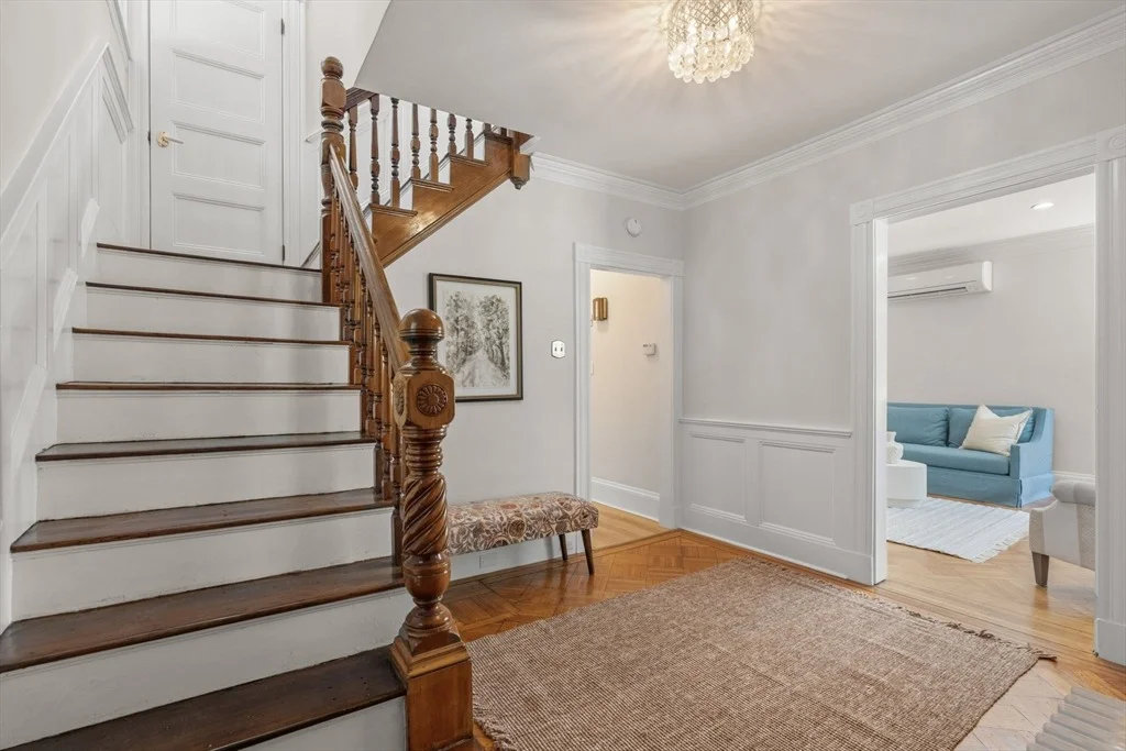 Photo of 555 Washington Street