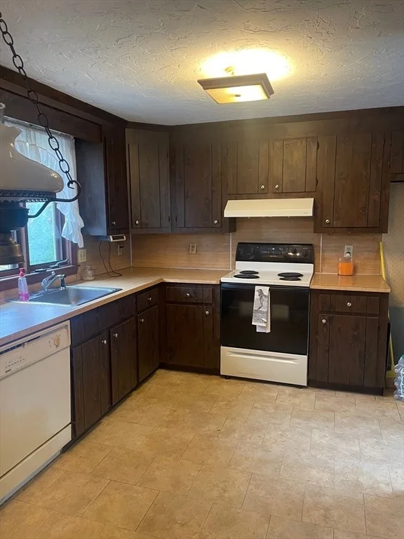 Photo of 105 Clay Pond Rd.
