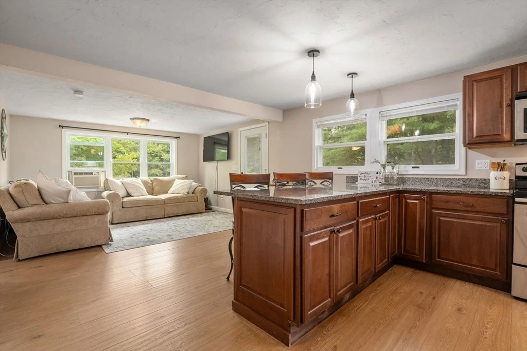 Photo of 10 Riverside Dr