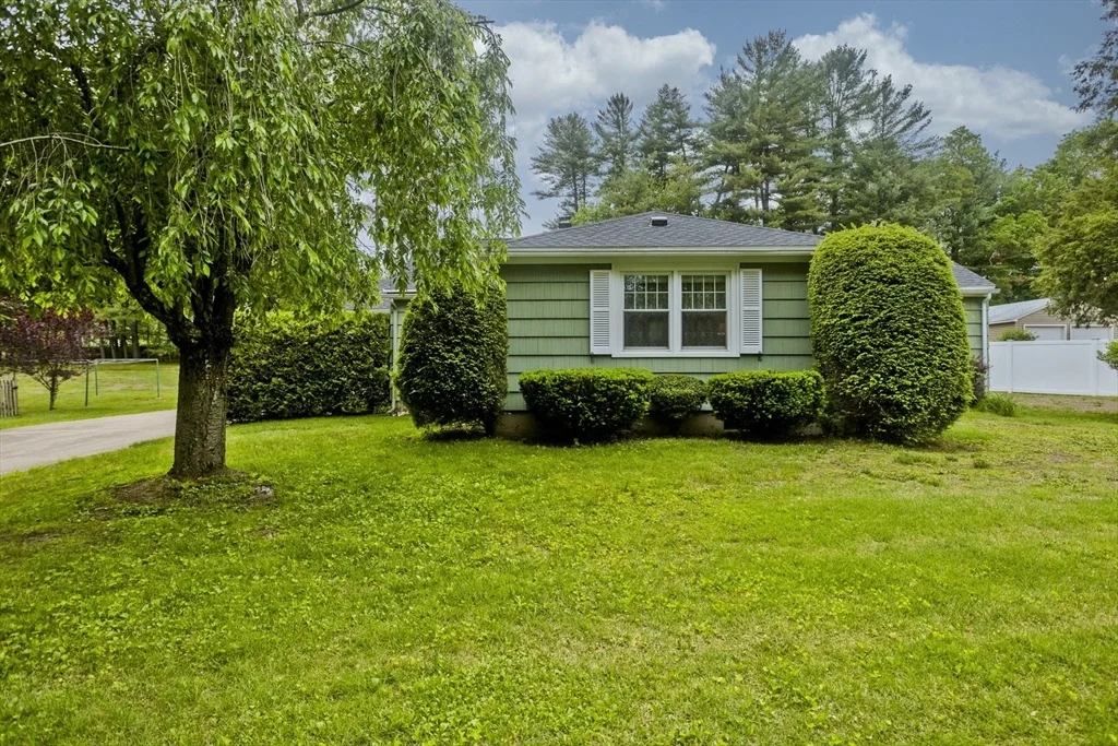 Photo of 299 Shaker Rd