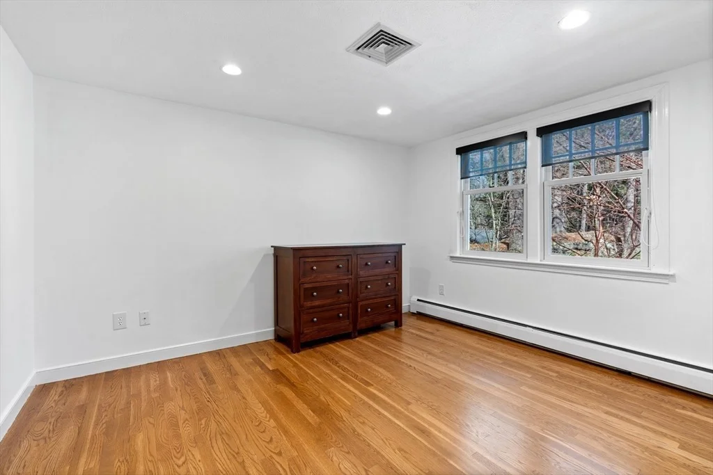 Photo of 8 Webster Lane