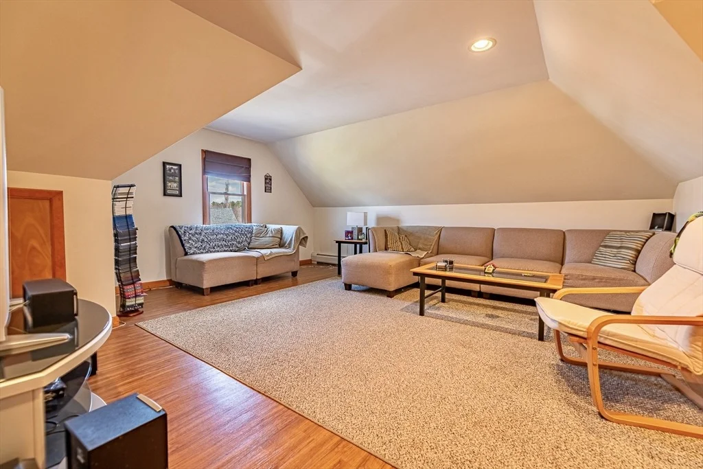 Photo of 3 Deerfield Ln