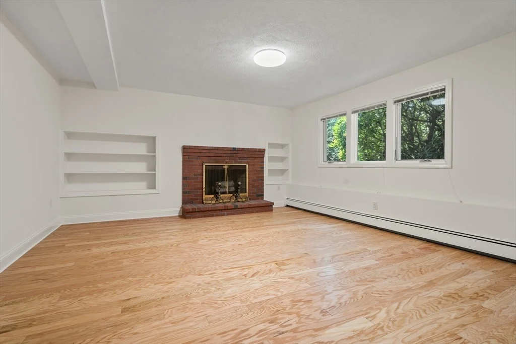 Photo of 31 Phillips Cir
