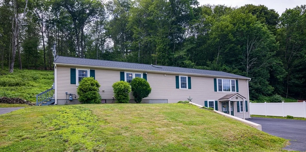 Photo of 213 Pomfret