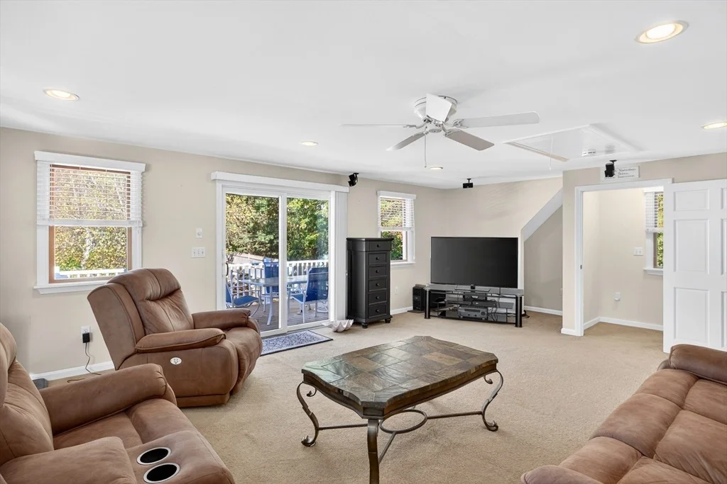 Photo of 158 Lakeside Dr