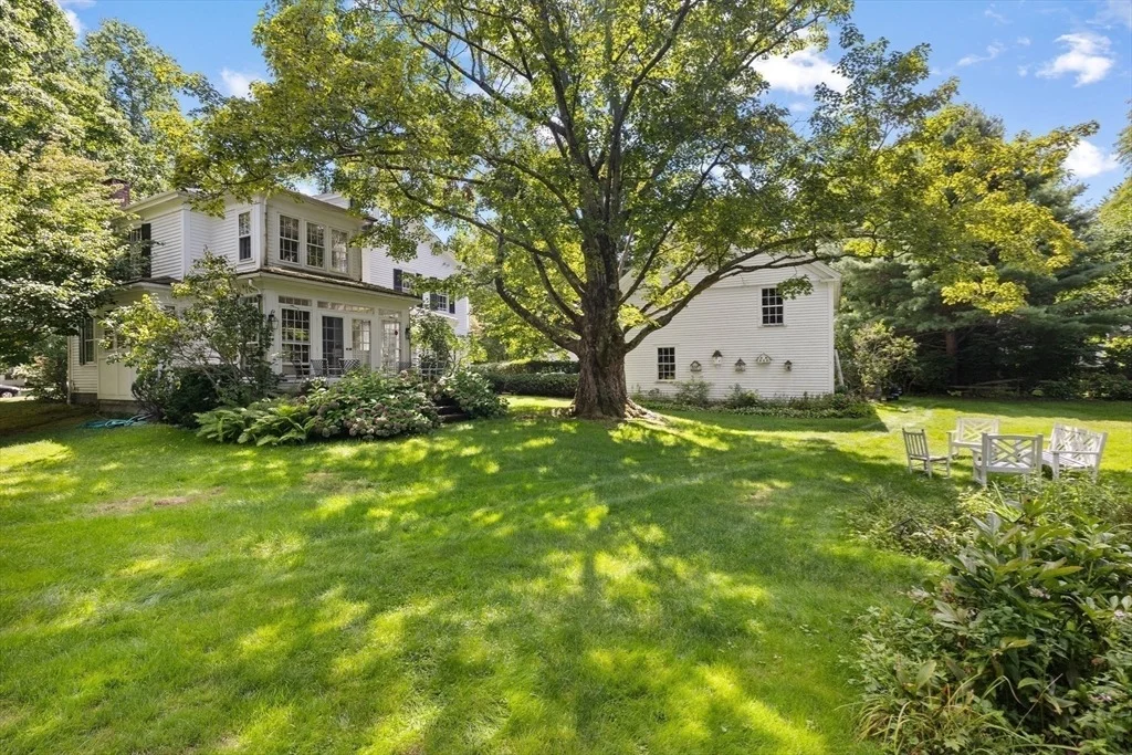 Photo of 727 Main St