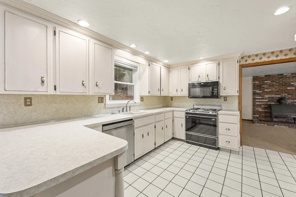 Photo of 14 Estey Way