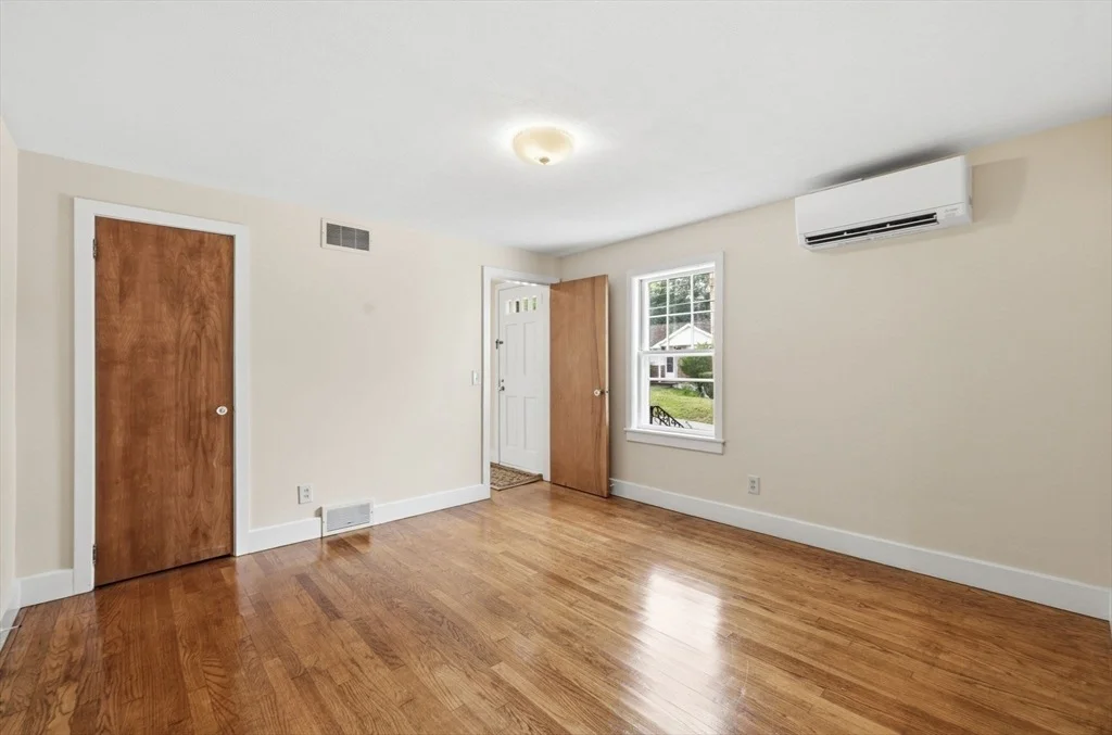 Photo of 375 Fredette Street