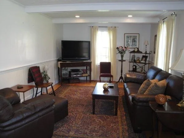 Photo of 35 Crown Grant Dr