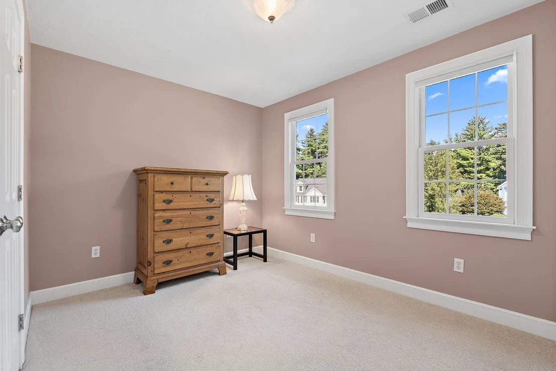 Photo of 7 Sylvan Dr