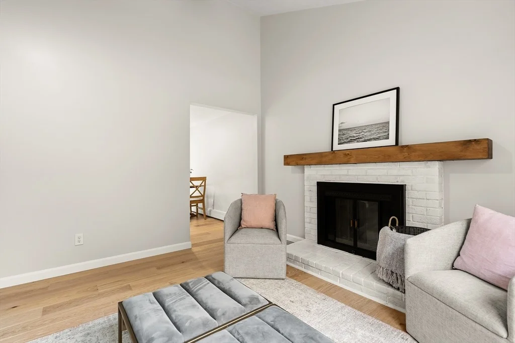 Photo of 293 Mendall Rd