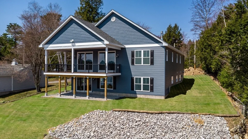 Photo of 74 Lakeshore Dr