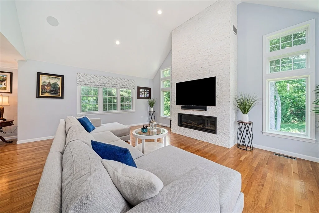 Photo of 136 Wolf Pond Road