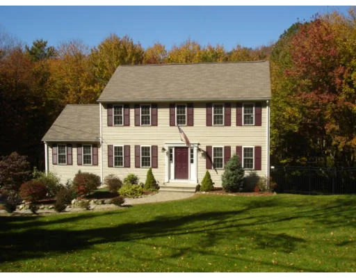 Photo of 87 Whitins Rd