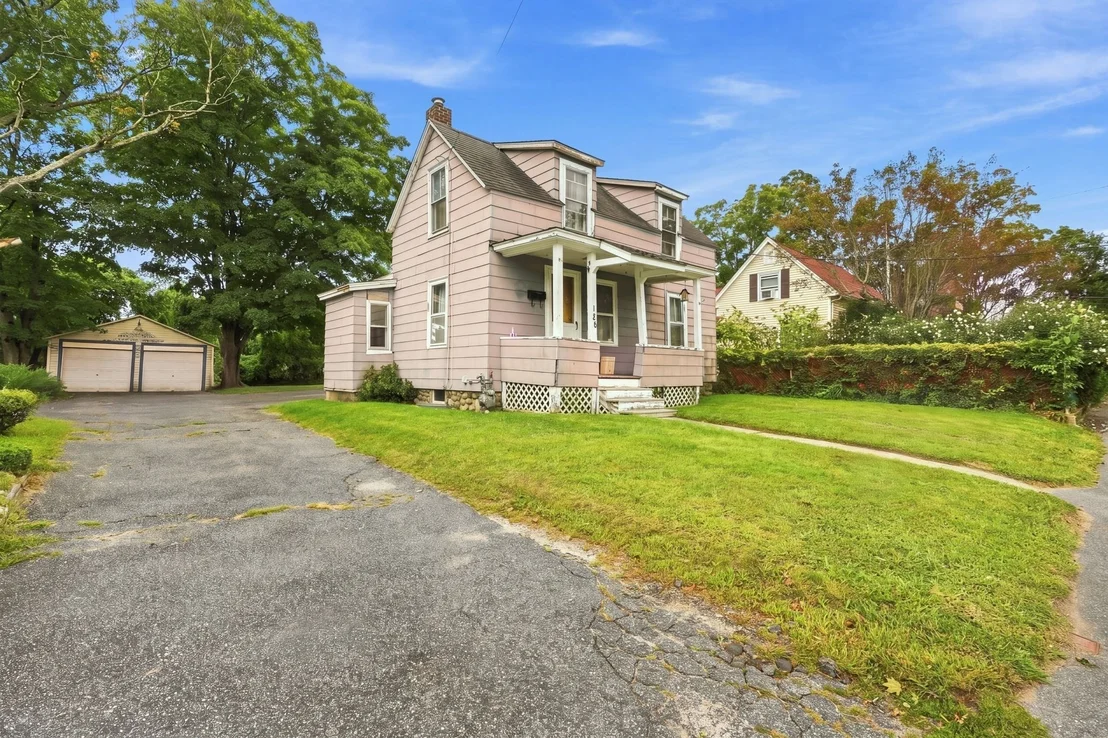 Photo of 128 River St
