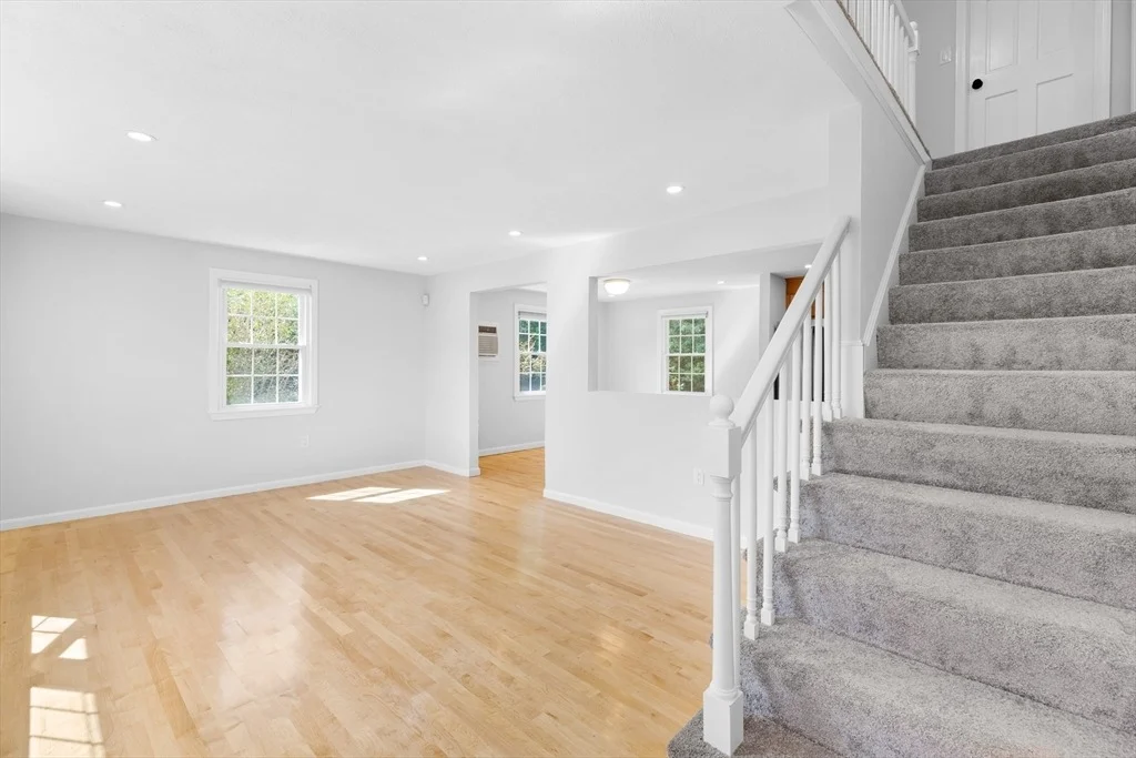 Photo of 20 Barbara Circle