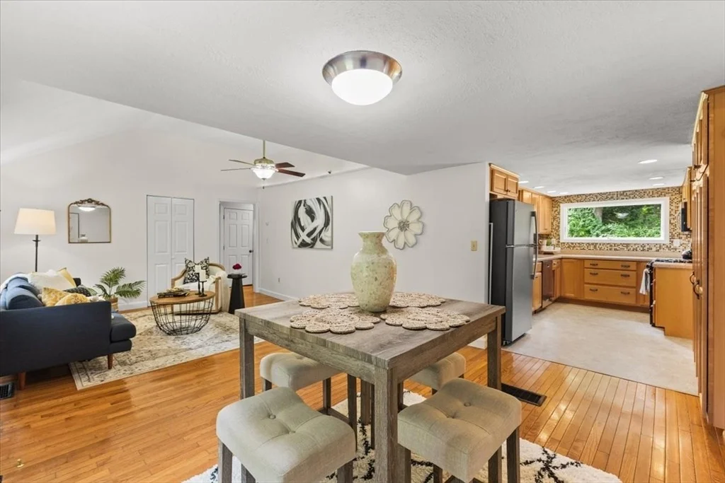 Photo of 83 River Rd