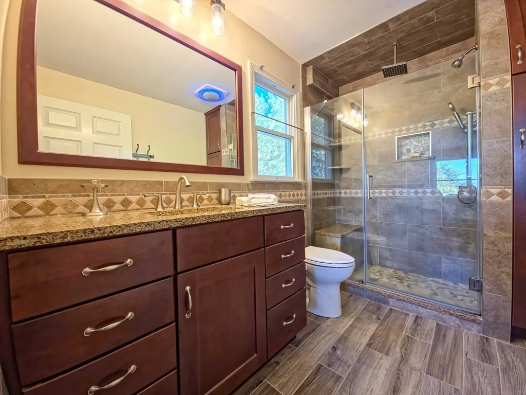 Photo of 4 Mainstay Ln