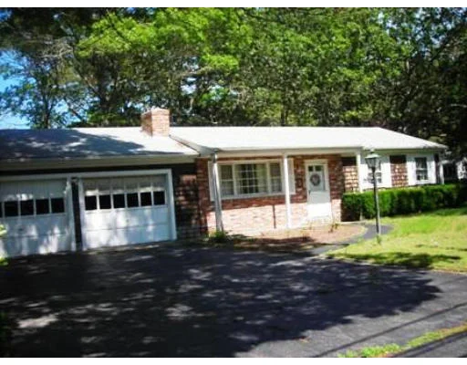 Photo of 114 Great Neck Rd