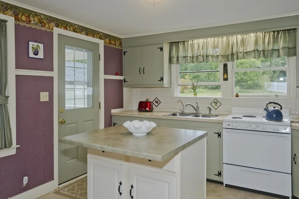 Photo of 299 Shaker Rd