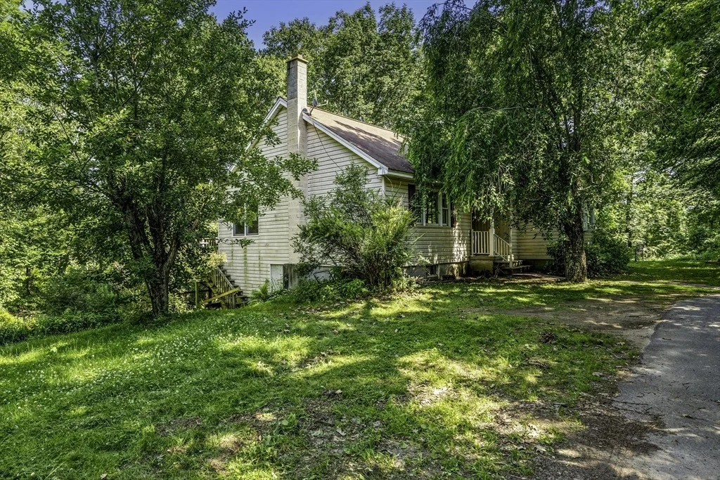 Photo of 800 Town Farm Rd