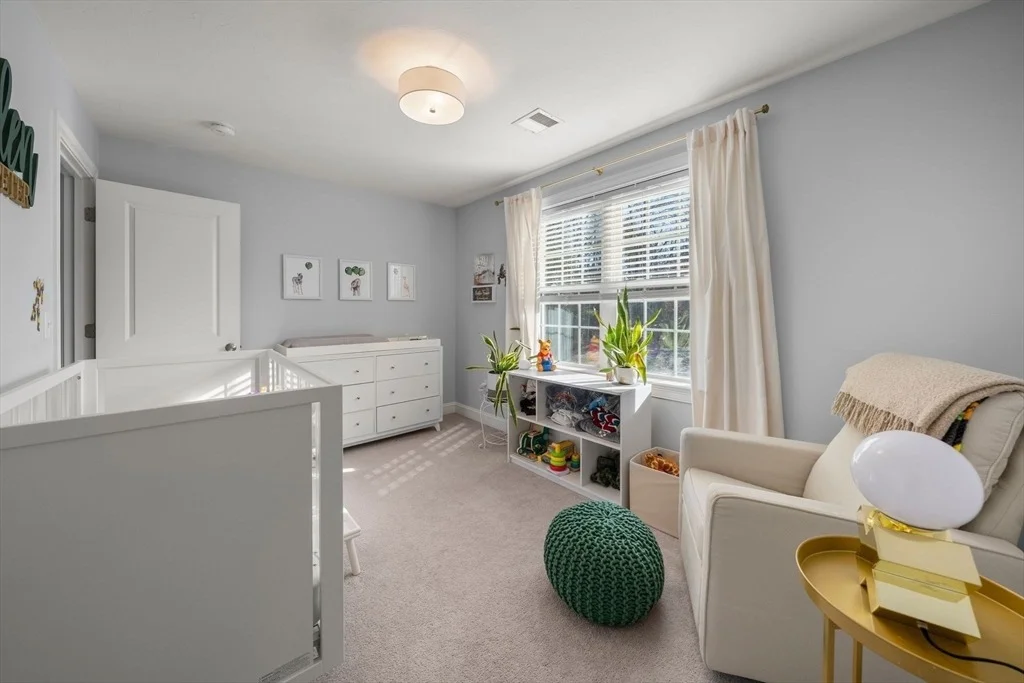 Photo of 24 Lynn Dr