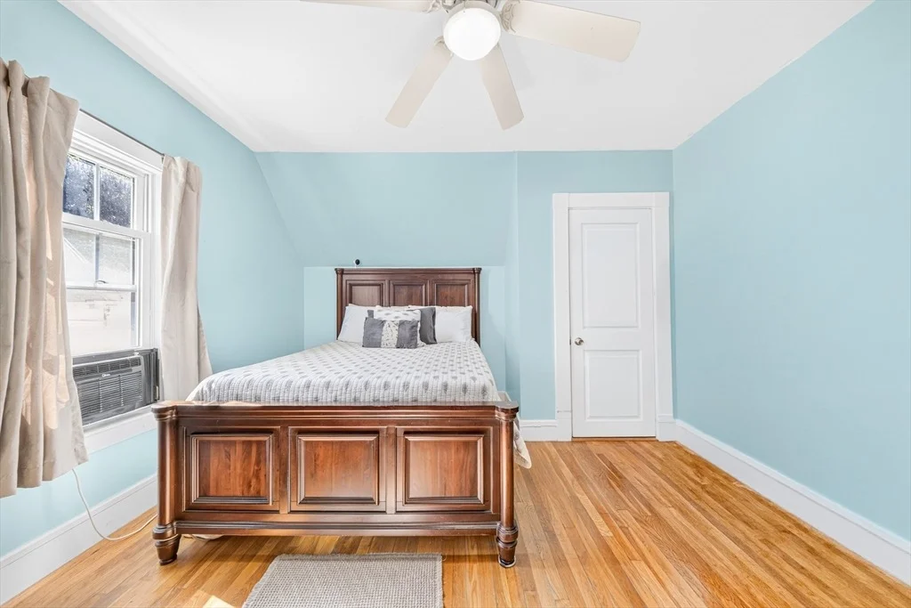 Photo of 22 Emerson
