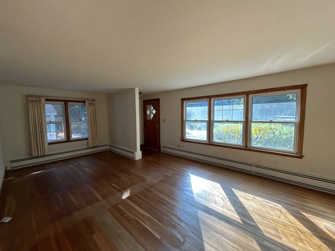 Photo of 4 Eagle Ln