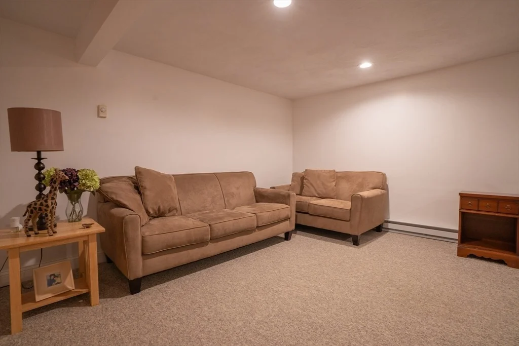 Photo of 305 Scadding Street