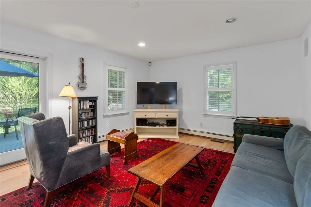 Photo of 8 Friendship Ln