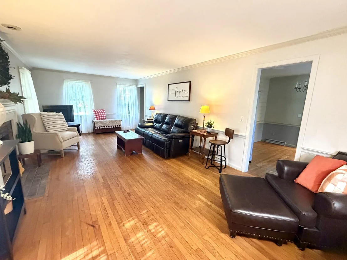 Photo of 81 Coventry Ln