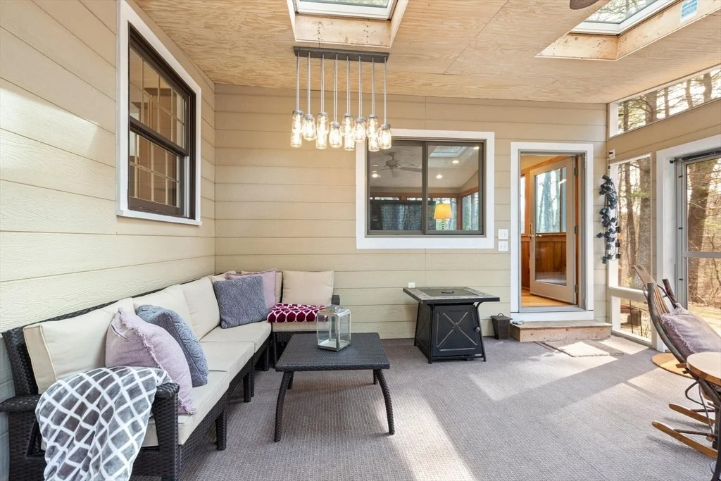 Photo of 31 Meadowbrook Rd