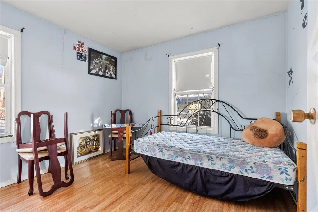 Photo of 194 River Rd