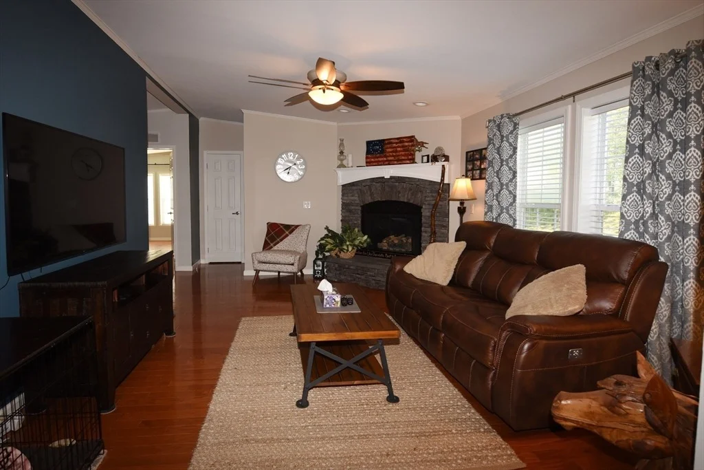 Photo of 4402 Pheasant Ln