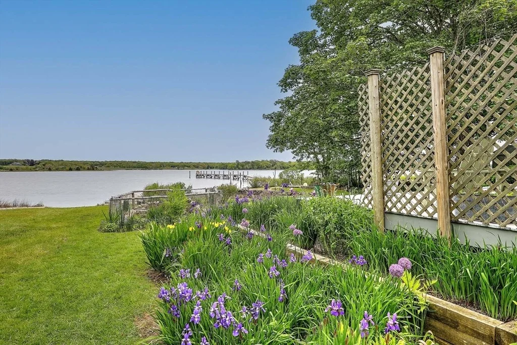 Photo of 1518 Drift Road