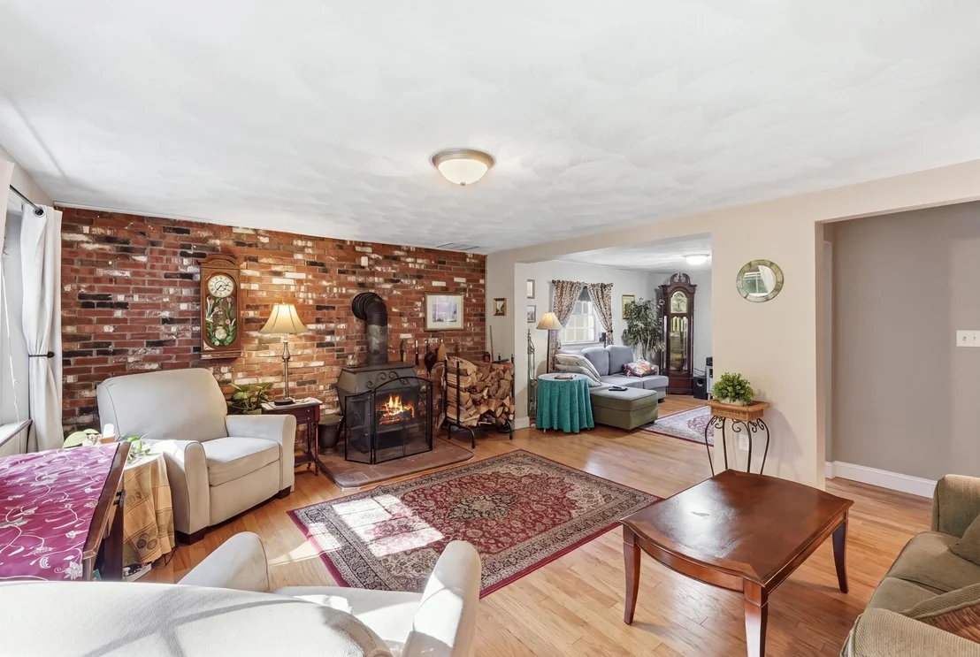 Photo of 137 Parker Rd