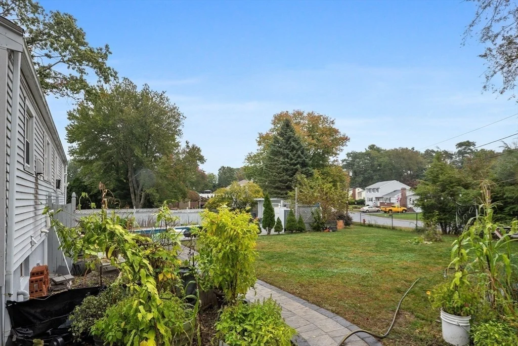 Photo of 18 Sterling Ave