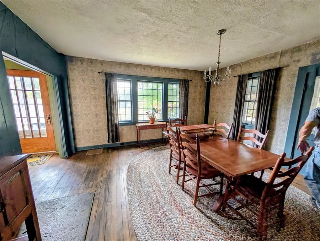 Photo of 216 Brookfield Rd