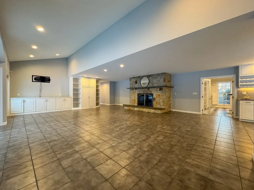 Photo of 84 White Birch Way
